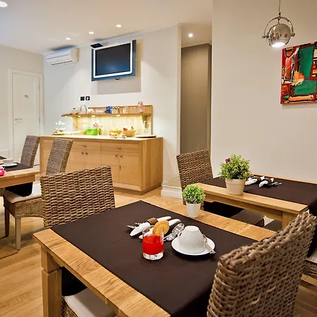 Delle Vittorie Luxury Rooms&suites 4*